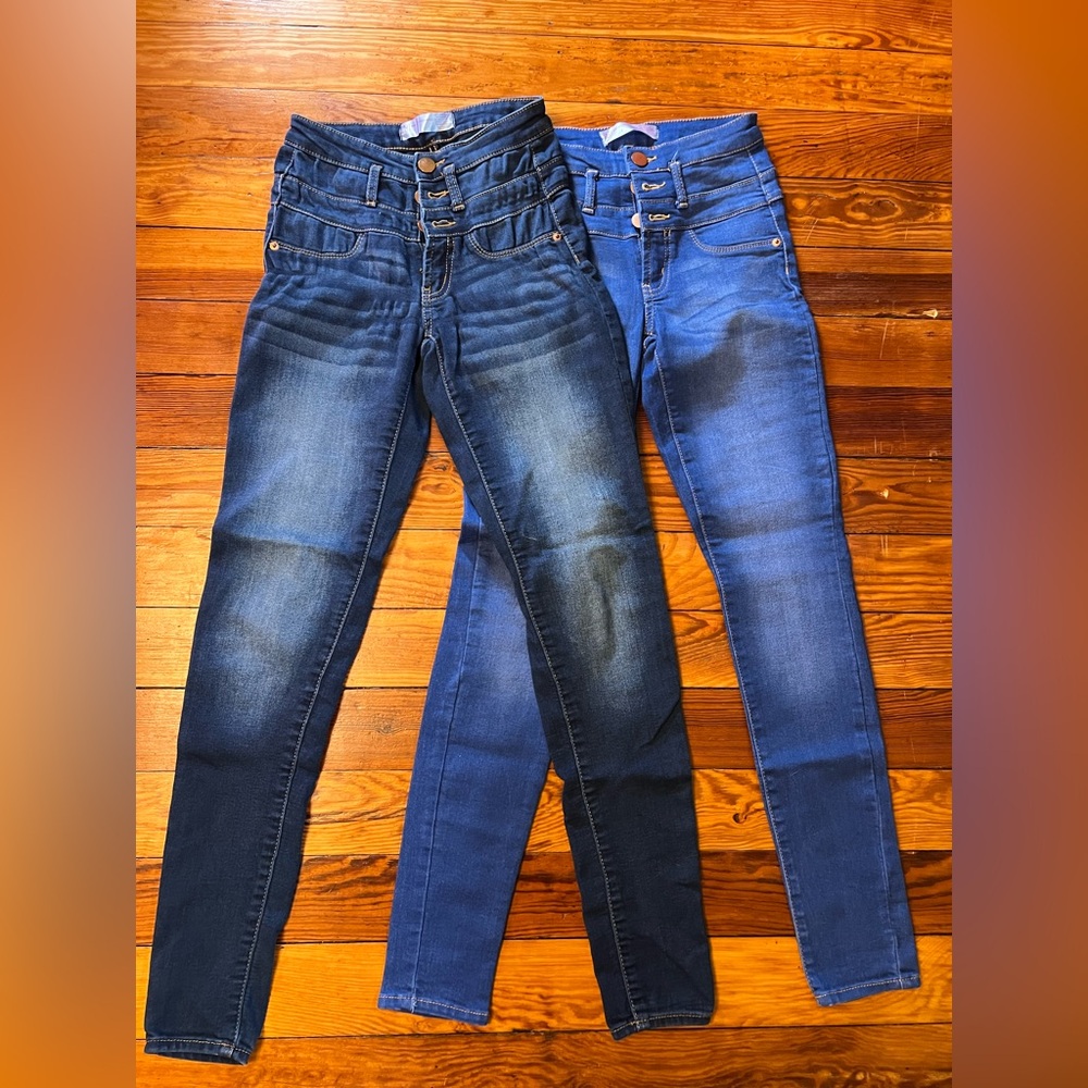 *Lot of 2* Women's High Rise Jeans - size 1, stretches to fit up to size 4